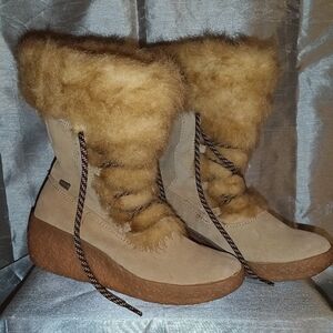 Brilliant Boots - Like New -Never   been worn